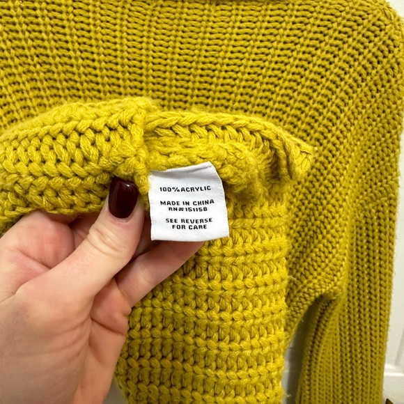 525 Turtleneck Sweater - XS - Mustard Yellow - Picture 8 of 8
